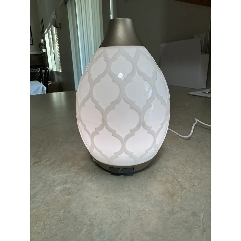 Young Living Desert Mist Easential Oil Diffuser Aromatherapy Changes Colors EUC